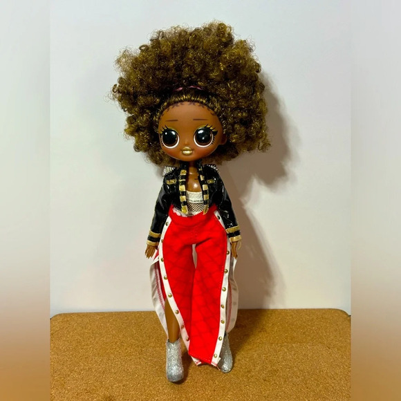 5/$25 
LOL Surprise Royal Bee OMG Fashion Doll 10 " Good Used Condition - Picture 1 of 9